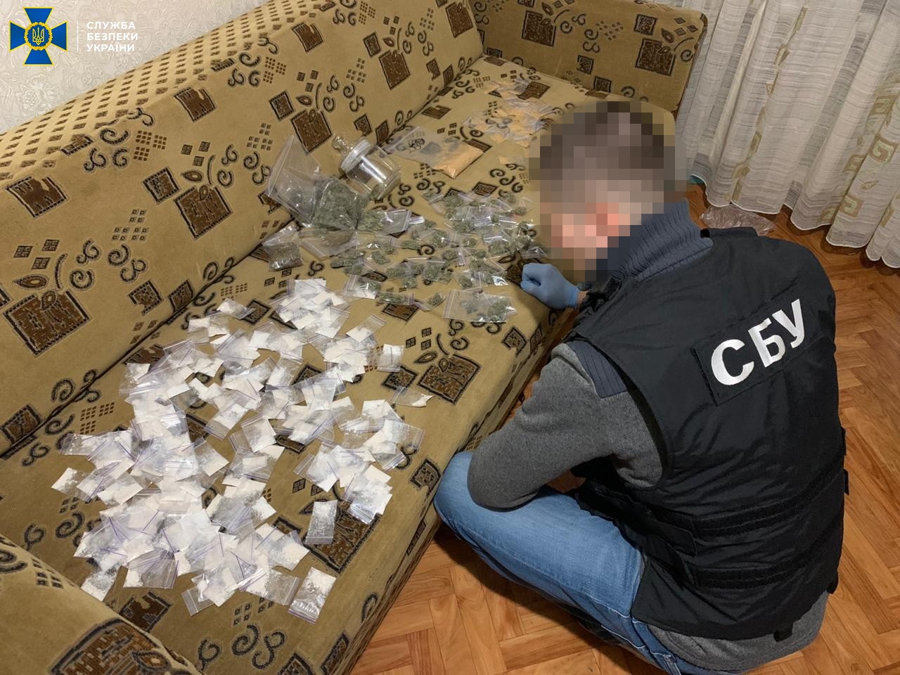 СБУ ликвидировала группировку, торговавшую наркотиками в 15 областях Украины