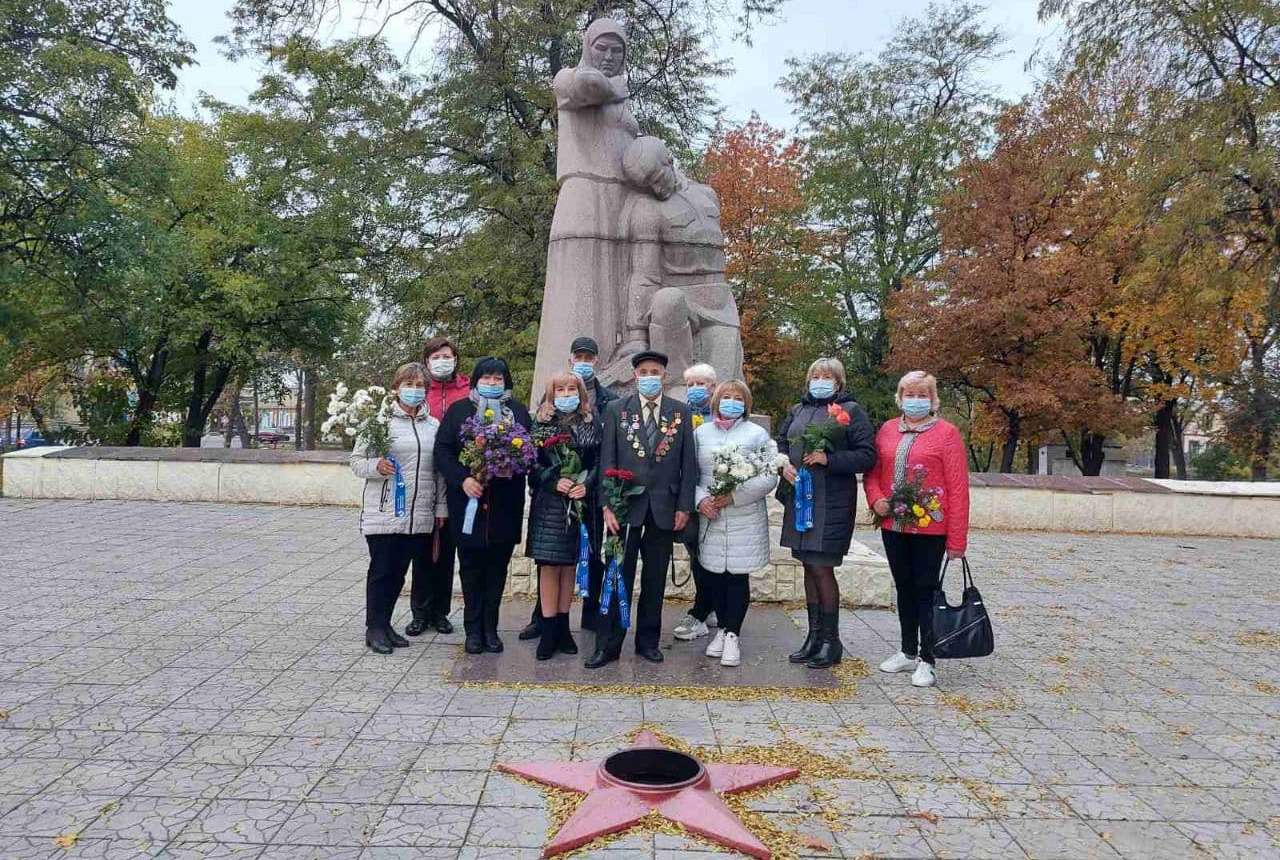 «ОПЗЖ» в Пятихатках в День освобождения от фашистской оккупации почтила память героев-освободителей