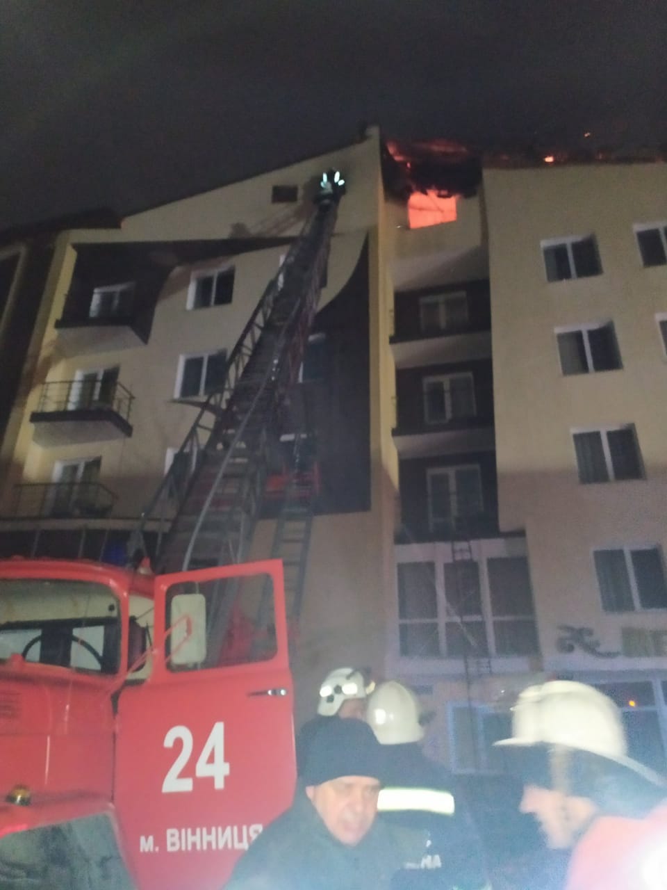 Ночью в Виннице загорелась гостиница: эвакуировано 56 человек, один погиб