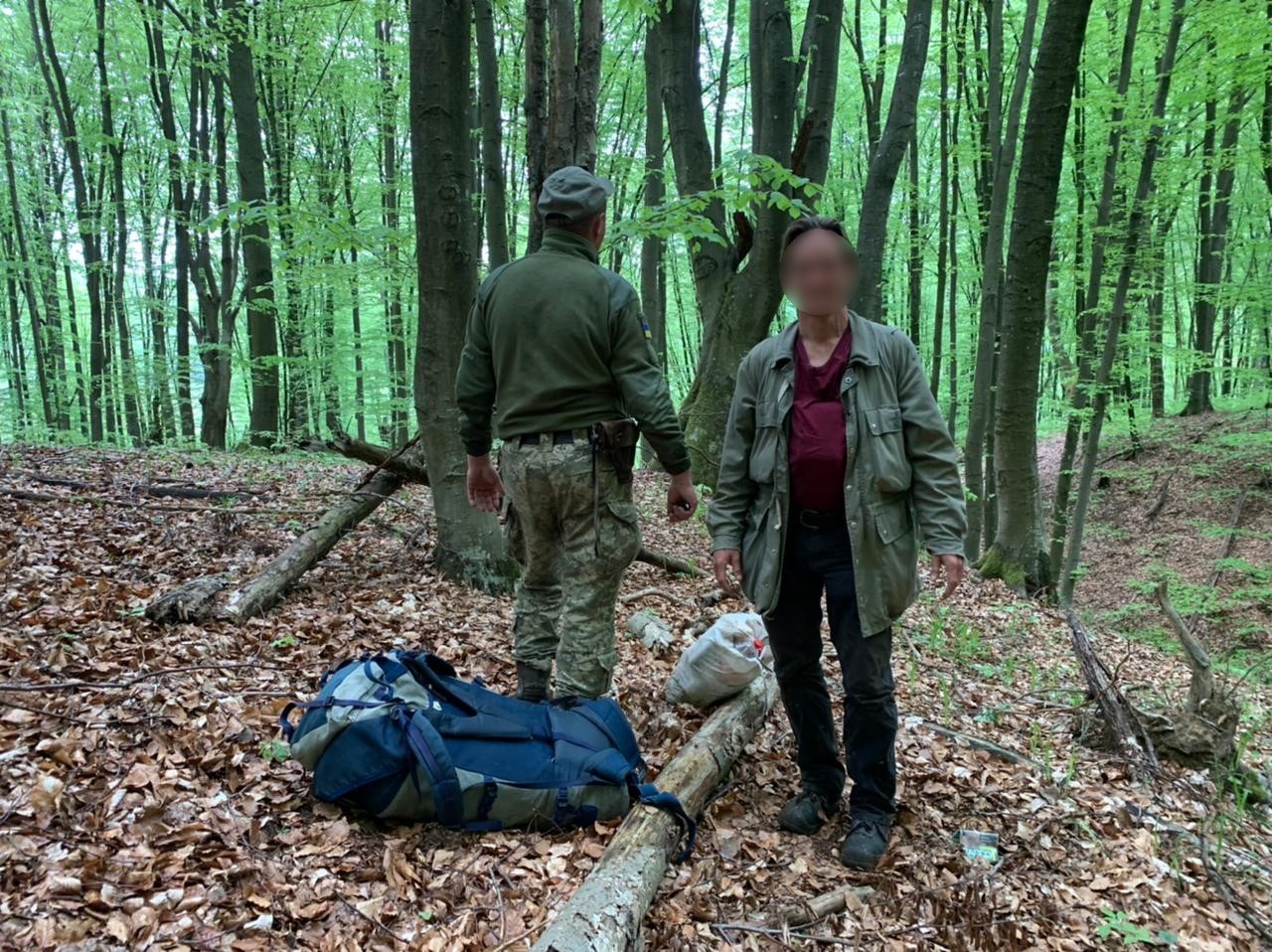 Пограничники задержали немца, который через лес пробирался в Украину: направлялся в гости
