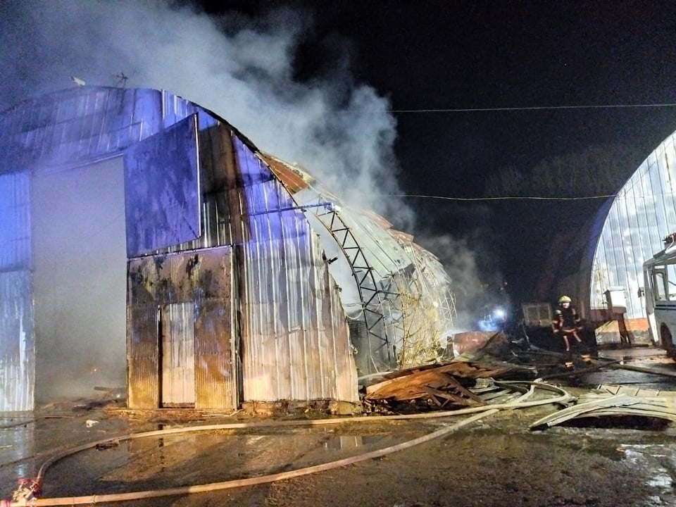 Масштабный пожар на Киевщине: в Белой Церкви сгорел мебельный склад 