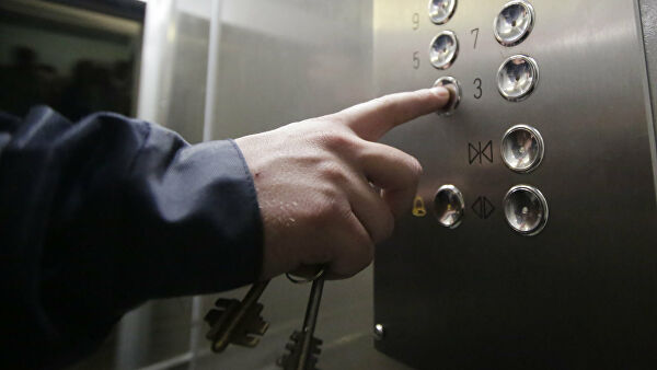 В одной из многоэтажек Одессы сорвался лифт с людьми внутри 