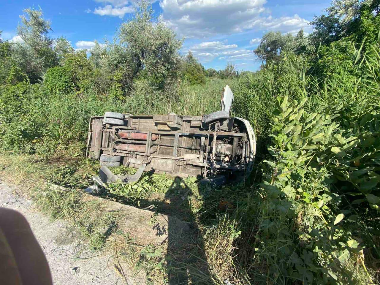 ДТП под Днепром: 15 пострадавших, водитель сбежал
