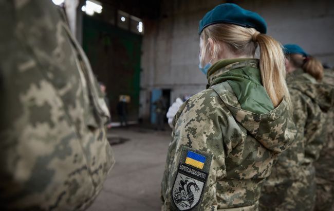 Минобороны работает над упрощением порядка постановки на военный учет женщин: Анна Маляр призвала не спешить в терцентры