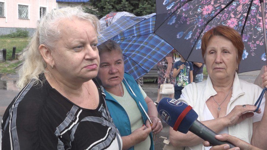 В Першотравенске местные жители митингуют против присоединения к Синельниковскому району