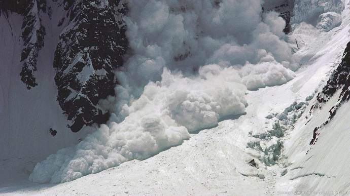 Спасатели предупреждают о снеголавинной опасности на Закарпатье