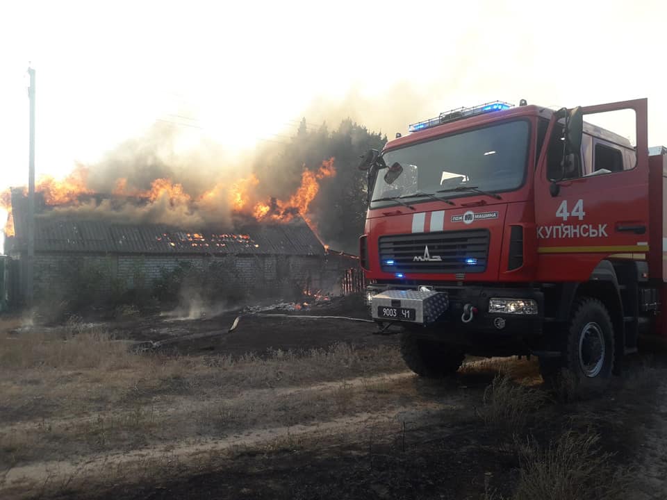 В Харьковской области горели более 500 га леса: уничтожены дома, пострадал человек