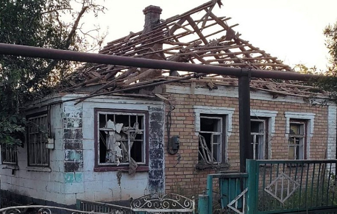 Цієї ночі ворожі снаряди пошкодили будинки в Мирівській громаді