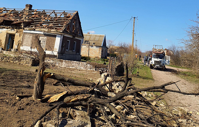 ДТЕК Дніпровські електромережі відновив електропостачання села в Апостолівському районі, що постраждало від обстрілів