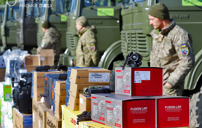 «Знову вибух. Наша відповідь»: Філатов показав велику партію вантажівок і техніки на 25 млн грн, яку Дніпро доправив бійцям на передову