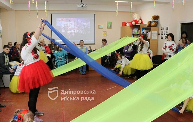 У Дніпровському центрі соціальної допомоги для осіб з інвалідністю влаштували свято з українським колоритом «Веснянка»