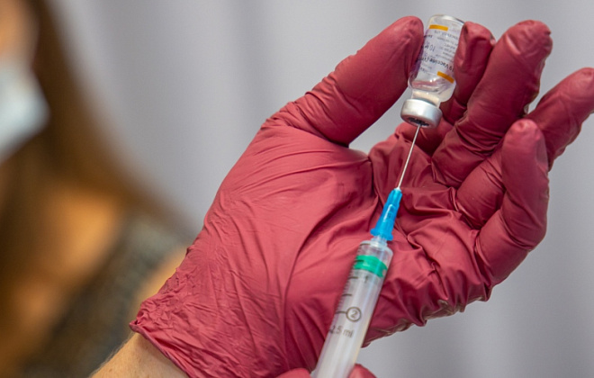Понад півмільйона доз вакцин має Дніпропетровщина для COVID-щеплень 