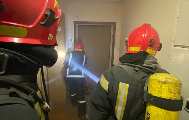 В столице горела 9-этажка: спасатели эвакуировали 10 человек (ФОТО)