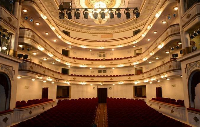 Органні вечори, вистави та мюзикли: що підготували театри Дніпропетровщини на лютий