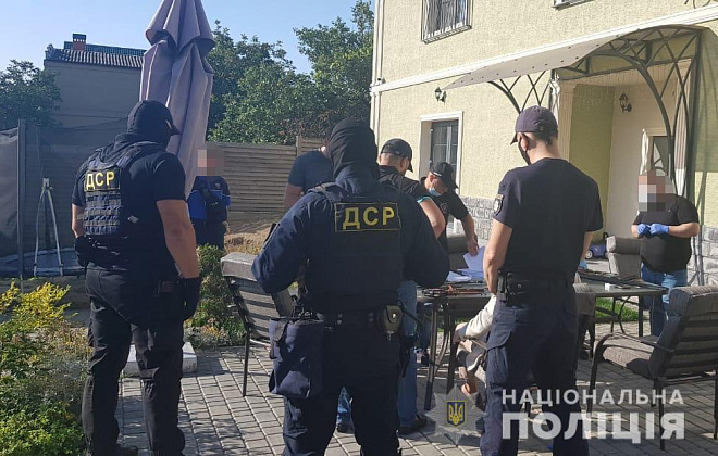 В Одессе полиция ликвидировала ОПГ, которая отбирала и перепродавала квартиры