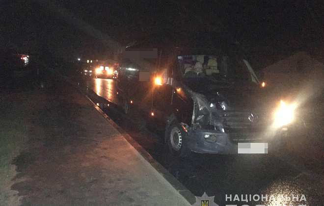 Под Харьковом пассажирский автобус сбил насмерть молодую женщину