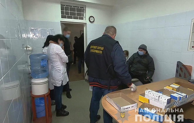 В Одессе медицинский центр продавал рецепты наркоманам