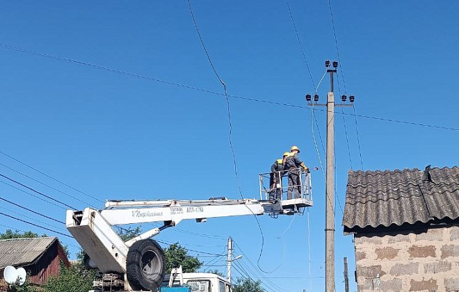 За останню добу ДТЕК Дніпровські електромережі повернув світло ще для 2,2 тисячі родин