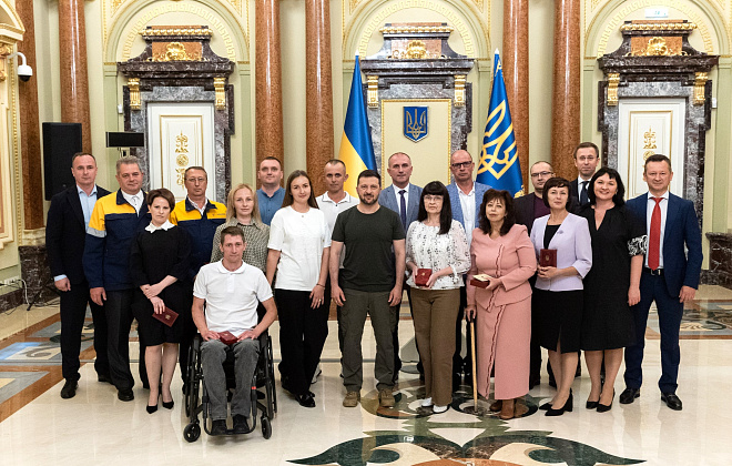 Майстриню аварійно-диспетчерської служби 104 з Дніпропетровщини нагородив Президент України