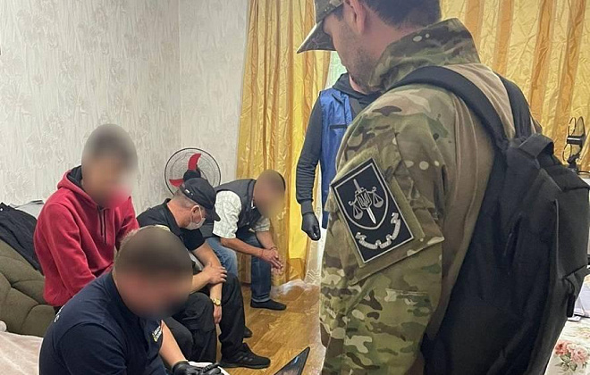 Кіберполіція викрила злочинну групу на привласненні 100 мільйонів гривень українців під виглядом соцвиплат з ЄС (ВІДЕО)