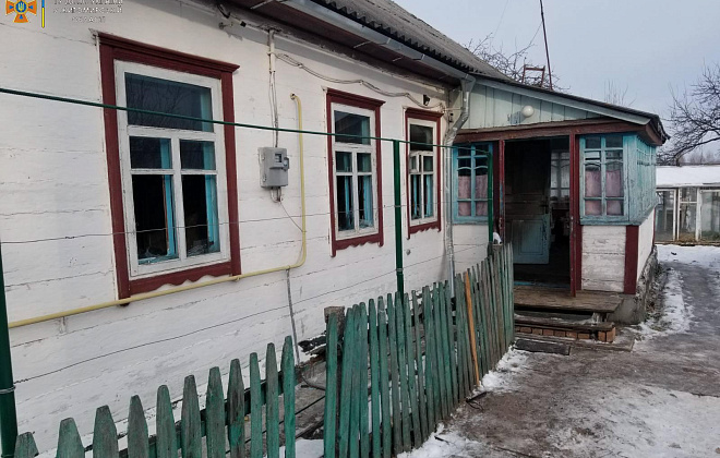 В Житомирской области горел частный дом: 85-летней хозяйке спастись не удалось