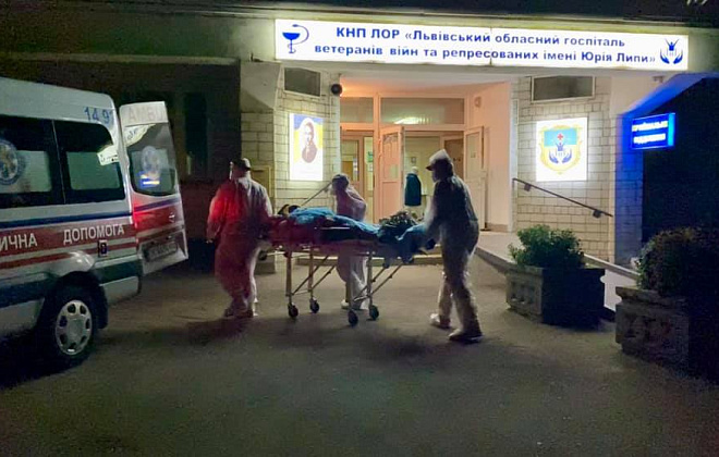 В военном госпитале Львова произошел взрыв