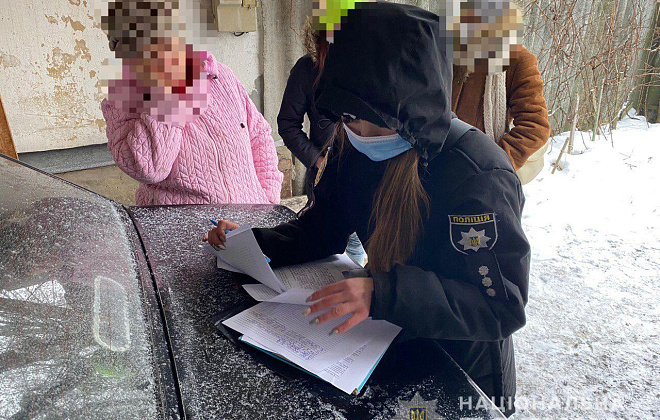 В Харьковской области при обыске у заведующей детского сада изъято 20 тыс. долларов и 200 тысяч в национальной валюте: на чем она зарабатывала    