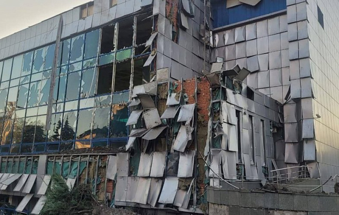 Ворог атакував Дніпро ракетами: є постраждалі та руйнування