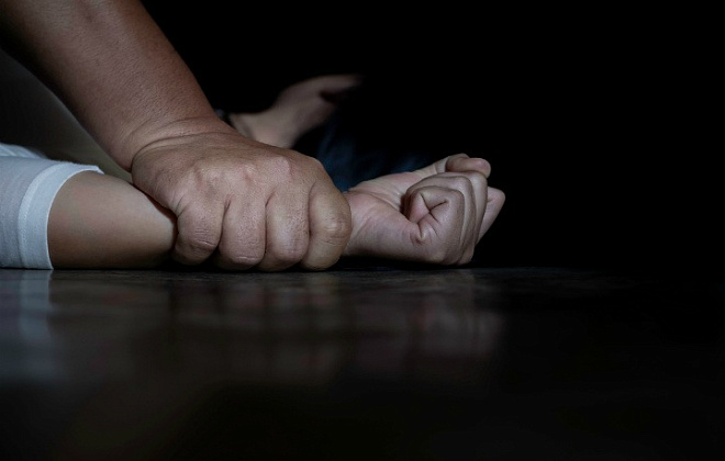 35-летнего жителя Криворожского района взяли под стражу: он подозревается в изнасиловании собственной дочери