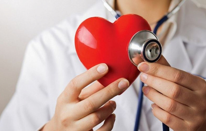 За місяць в обласному кардіоцентрі врятували майже 100 пацієнтів з інфарктами: за яких ознак треба звернутися до лікаря