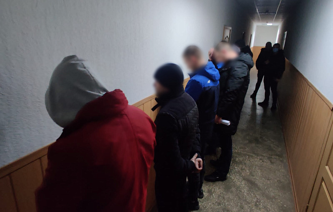 Житель Кривого Рога организовал группировку, которая ежемесячно сбывала наркотические вещества на сумму в 11 млн грн 