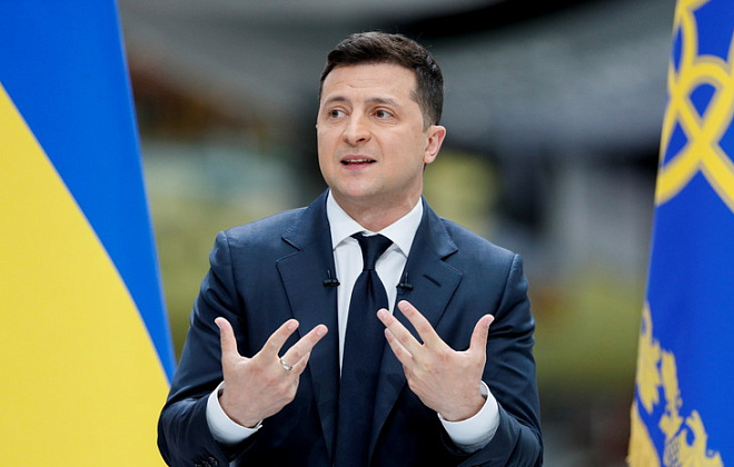Зеленский заявил, что допускает проведение референдума по "стенам" на Донбассе