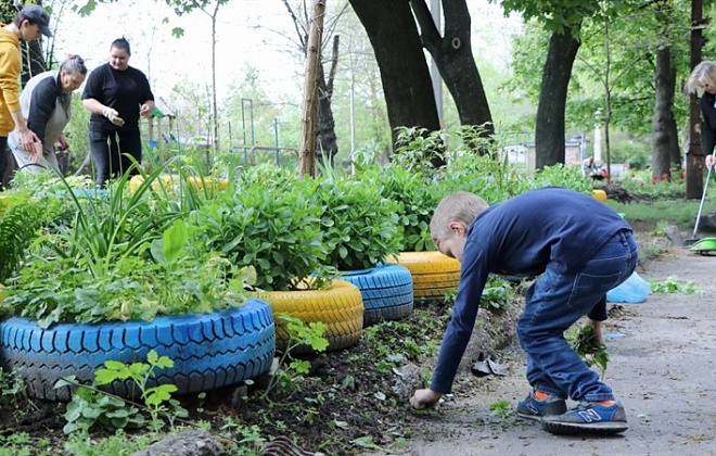 Оберуть 5 найкращих: у Дніпрі влаштували конкурс на краще прибирання дворів будинків ОСББ та ЖБК