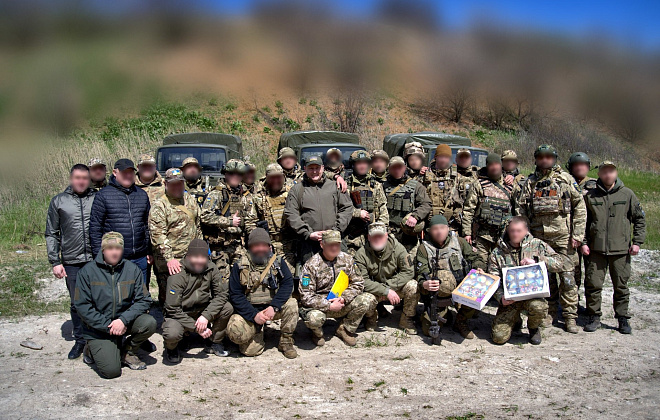 Техніка та подарунки від дітей - українські захисники показали Великодні вітання від Дніпра