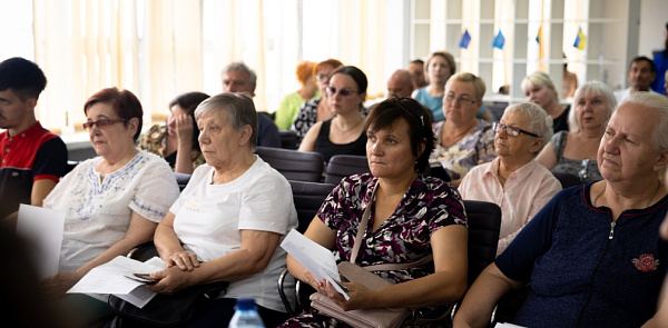 Мешканцям Нікопольщини, які постраждали під час обстрілів, розповіли про допомогу у реабілітації