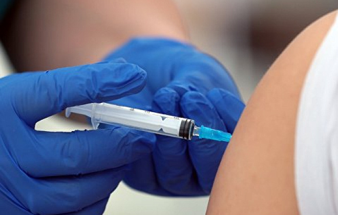 Украинцы сделали более 12 миллионов прививок против COVID-19
