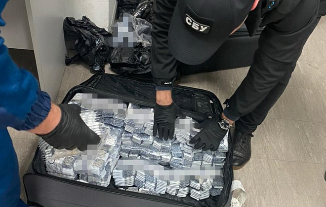  «Туристы» возили по 10 кг «товара» в своих чемоданах: СБУ заблокировала контрабанду прекурсоров через аэропорт «Борисполь»