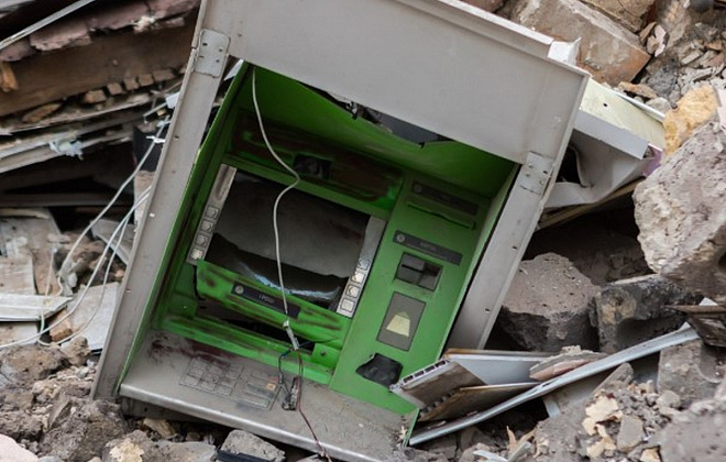 Под Днепром трое мужчин взорвали банкомат и похитили почти миллион гривен