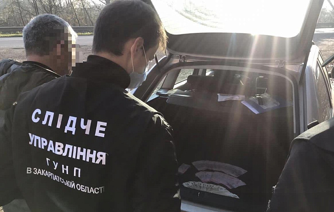 Новоизбранного главу ОТГ в Закарпатье задержали при получении взятки