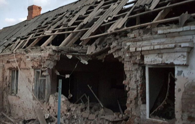 Вночі та вранці ворог гатив по Нікопольщині: побиті будинки, ліцеї, енергооб'єкти
