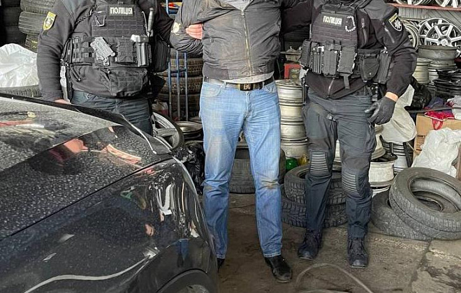 Столичный полицейский задержан на взятке от предпринимателей города, нарушавших карантин