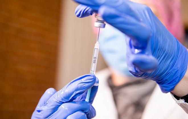 Майже 900 тис мешканців Дніпропетровщини завершили курс вакцинації від коронавірусу 