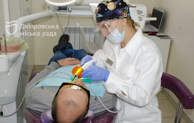 Увесь спектр послуг в одному місці: як лікують пацієнтів у міській стоматологічній поліклініці Дніпра
