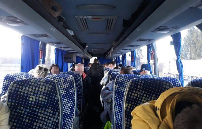 Все пассажиры автобуса из Беларуси имели поддельные результаты ПЦР-тестов