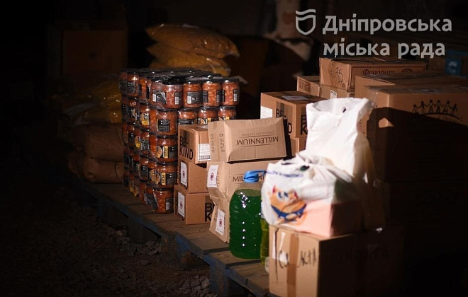 Одяг, продукти, аптечки, окопні пальники: Дніпро вчергове передав допомогу