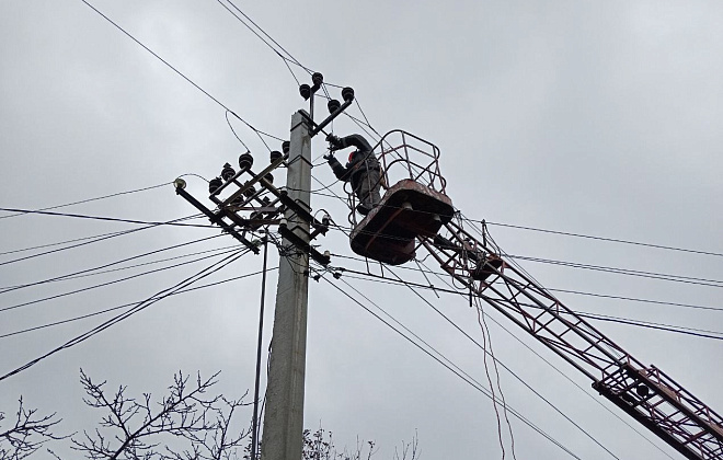 В листопаді енергетики ДТЕК повернули світло у 24 тисячі осель Дніпропетровщини