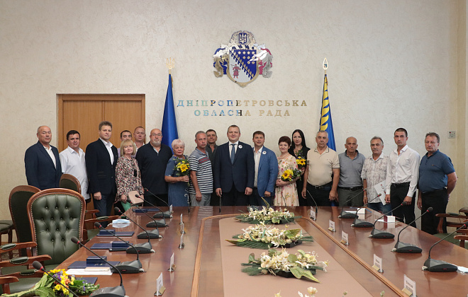 Голова Дніпропетровської обласної ради вручив нагороди за заслуги перед українською громадою