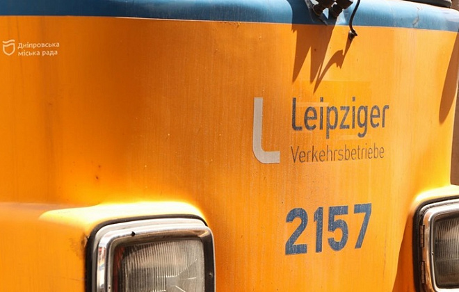 24 пасажирські вагони та 2 екскурсійні: у Дніпрі до виходу на маршрути готують нову партію вживаних трамваїв з Лейпцига