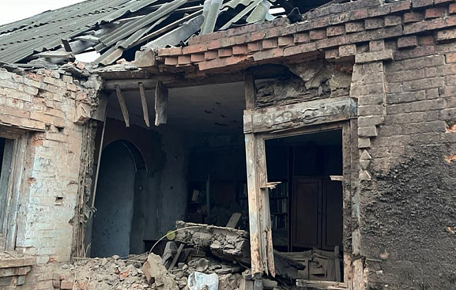 На Нікопольщині ворожі обстріли пошкодили приватні будинки