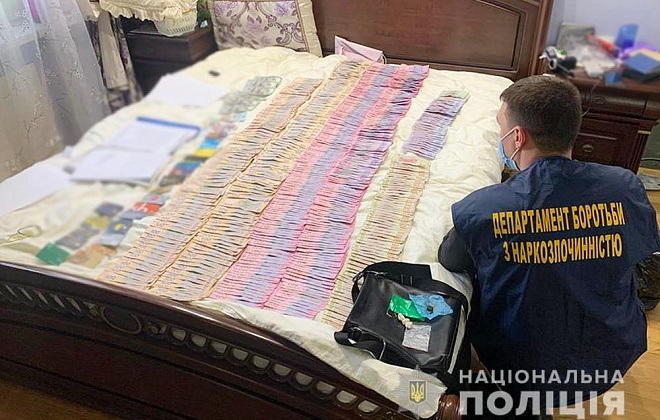 На Прикарпатье у организатора наркогруппировки изъяли наркотиков на 2 миллиона (ВИДЕО)